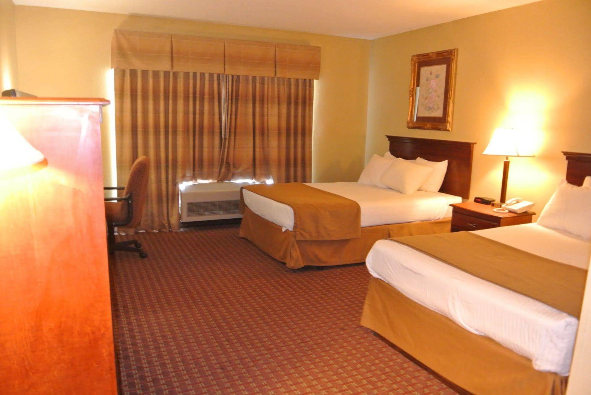 Quality Inn & Suites Carthage Kültér fotó